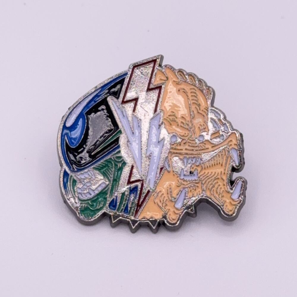 Alien Vs Predator Enamel Lapel Pin Video Loot Gaming Official Fox Merch Horror